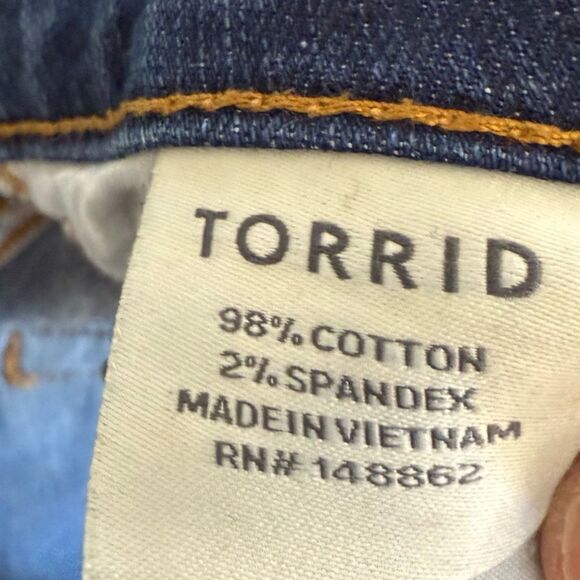 Torrid High Rise Denim Shorts Size 18 - Picture 4 of 5